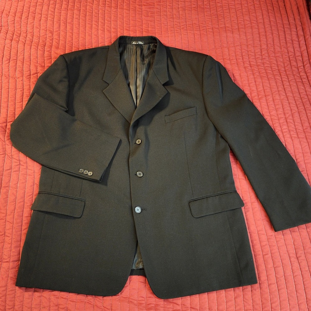 Moda Italia Collezione Mens Black 3-Button Suit Jacket and Pleated Pants Set